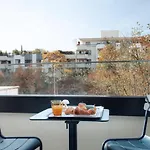 ホテル ノボテル パリ シュレーヌ ロンシャン