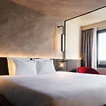 ノボテル パリ シュレーヌ ロンシャン ホテル 4*