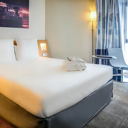 Novotel Paris Longchamp Szálloda Suresnes