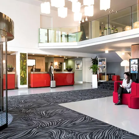 Hotel Novotel Paris Longchamp Suresnes