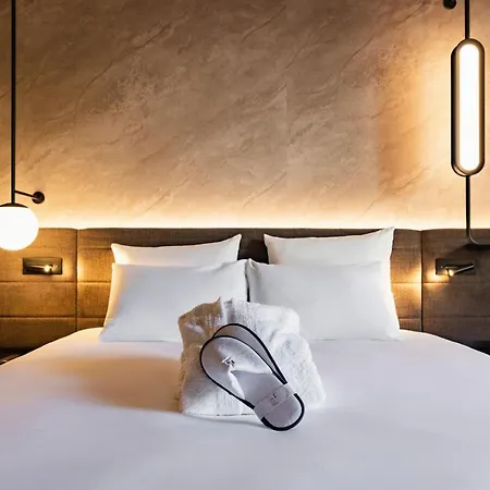 Novotel Paris Longchamp Hotel Suresnes