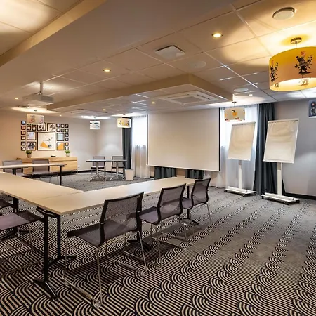 Novotel Paris Longchamp Hotel Suresnes