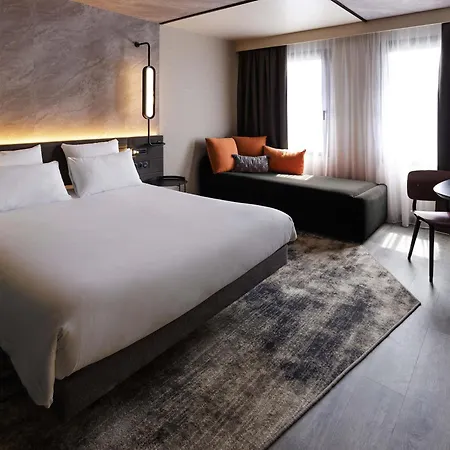 Novotel Paris Longchamp מלון סורן