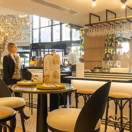 苏雷斯尼珑骧诺富特酒店 酒店