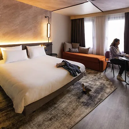 Novotel Paris Longchamp מלון סורן