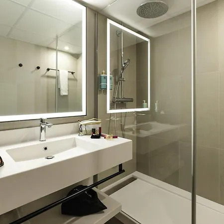 Novotel Paris Longchamp Hotel Suresnes