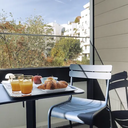 Hotel Novotel Paris Longchamp Suresnes