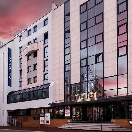 Novotel Paris Longchamp Hotel Suresnes