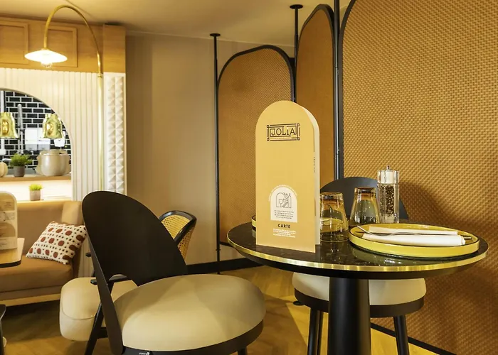 Novotel Paris Longchamp Hotel Suresnes