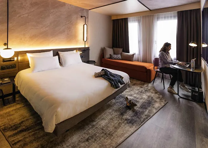 Novotel Paris Longchamp מלון סורן